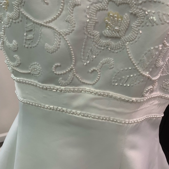 🚫SOLD🚫White Traditional Alfred Angelo Wedding Dress Size 16 - Picture 9 of 10